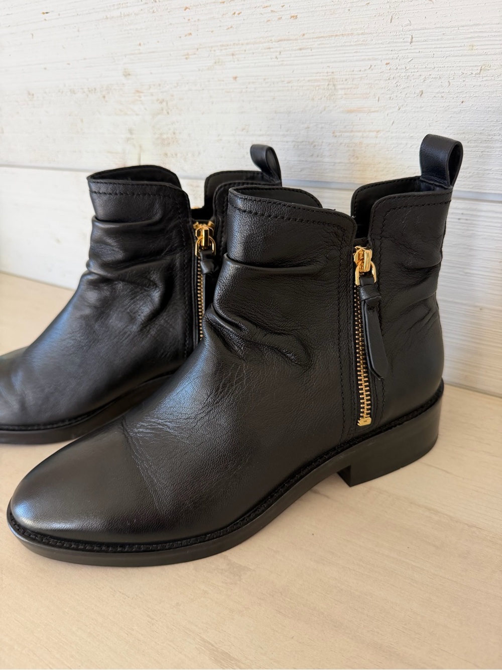 Cole Haan Womens Black Leather Ankle Bootie Round Toe Block Heel Zip 7.5B